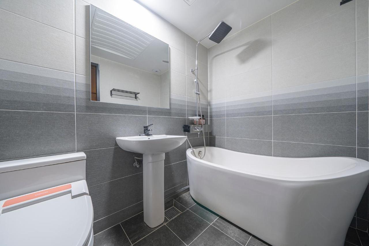 By Ths Valentine Hotel Incheon Siheung Eksteriør bilde