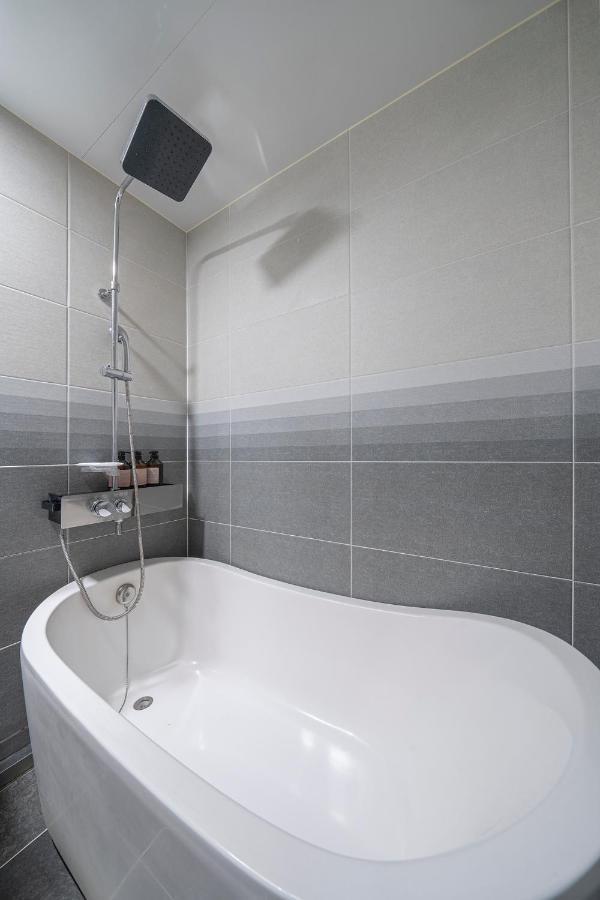 By Ths Valentine Hotel Incheon Siheung Eksteriør bilde