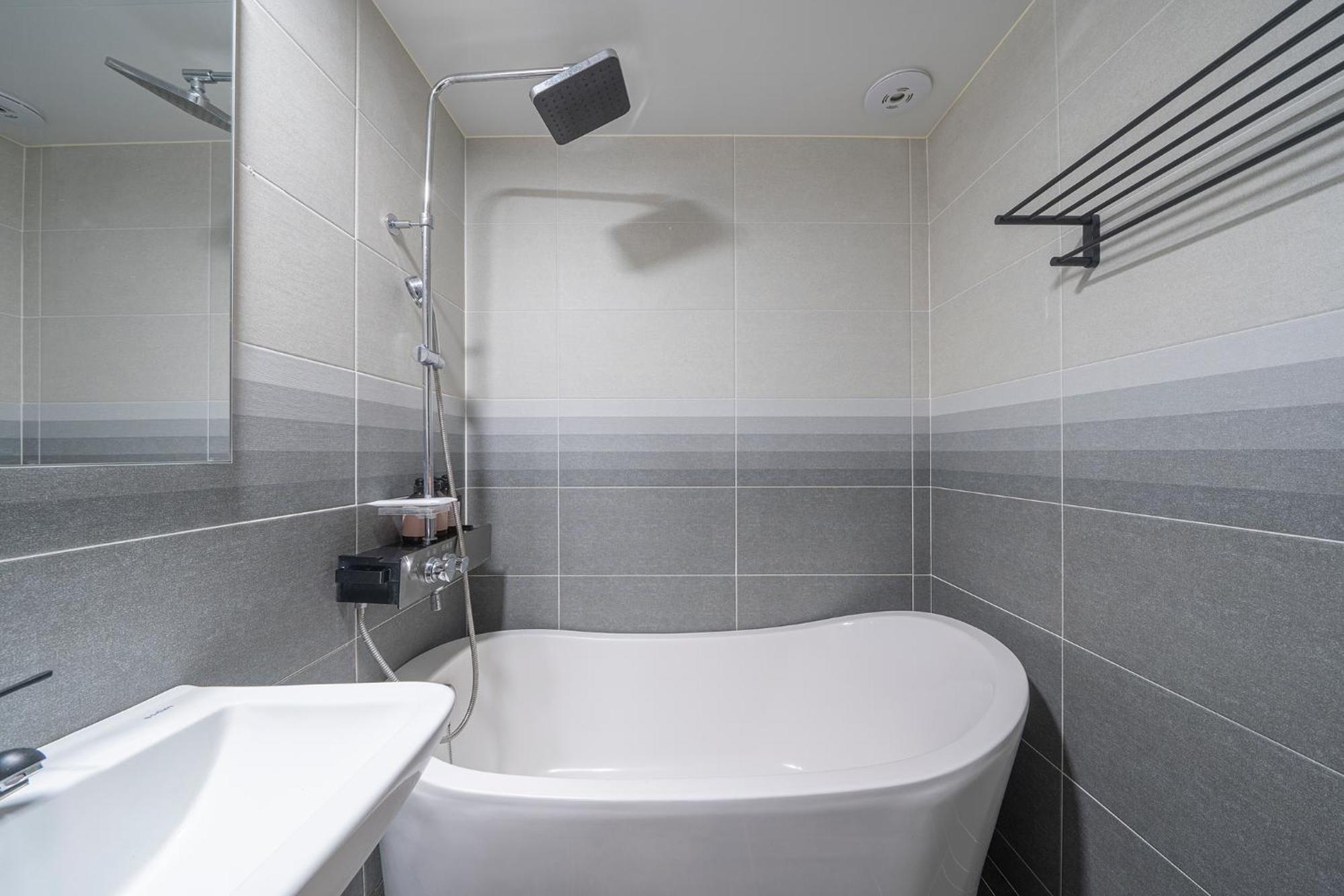 By Ths Valentine Hotel Incheon Siheung Eksteriør bilde